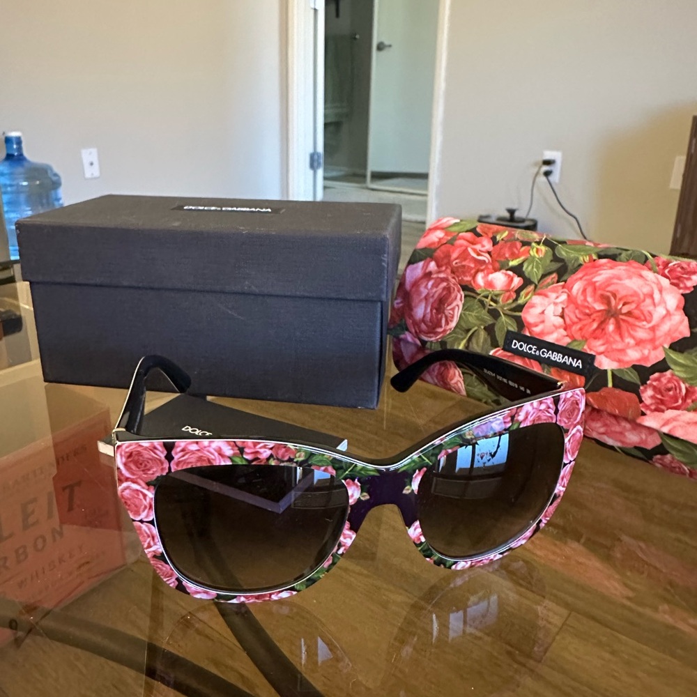 Dolce & Gabbana Pink Floral Rose Print Oversized Sunglasses - Picture 3 of 9